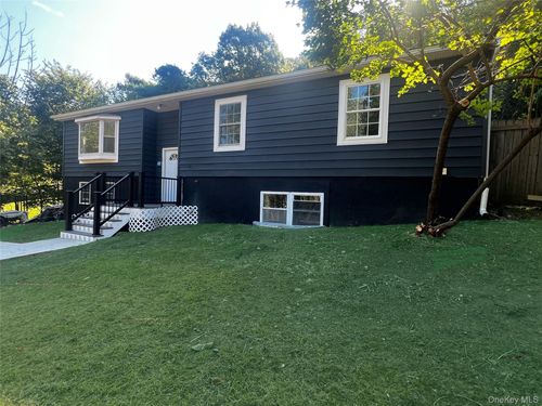 112 Greenwood Dr, Beacon, NY, 12508-2938 | Card Image