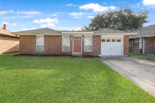 605 Park Ridge Dr, River Ridge, LA, 70123-1170 | Card Image