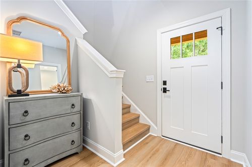 548 E Glenn Ave, Auburn, AL, 36830-8800 | Card Image