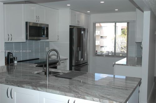 apt-201-3571 Inverrary Dr, Lauderhill, FL, 33319-5910 | Card Image