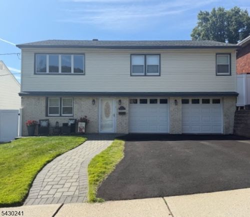 852 Joralemon St, Belleville, NJ, 07109-1440 | Card Image