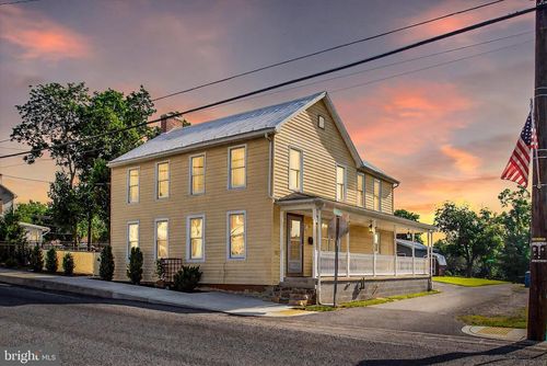 1 N High St, NEWBURG, PA, 17240-8100 | Card Image