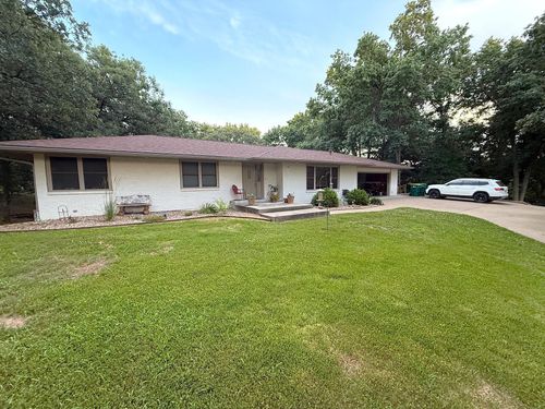 1804 Oakhill Dr, MACON, MO, 63552-3646 | Card Image