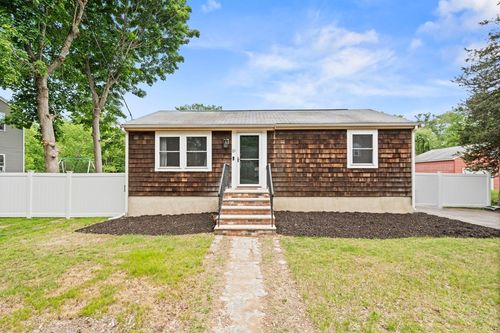 23 Leland Rd, North Reading, MA, 01864-1605 | Card Image