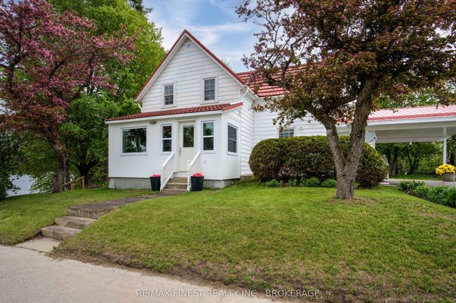 14064 County Rd 38, House other with 3 bedrooms, 2 bathrooms and 5 parking in Sharbot Lake ON | Image 4