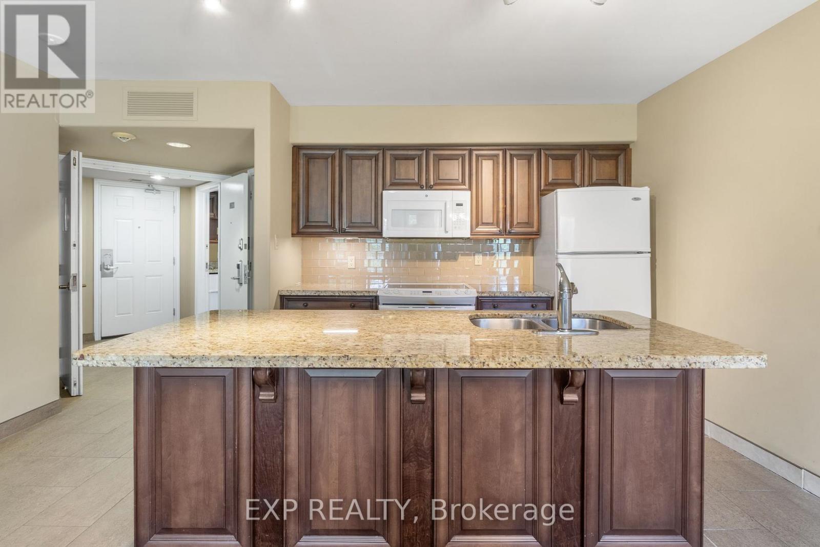 Residential in Oro-Medonte (Horseshoe Valley) 4