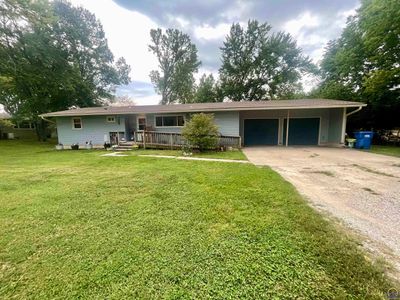 521 Ne Edgewood Dr, House other with 3 bedrooms, 1 bathrooms and null parking in Topeka KS | Image 1