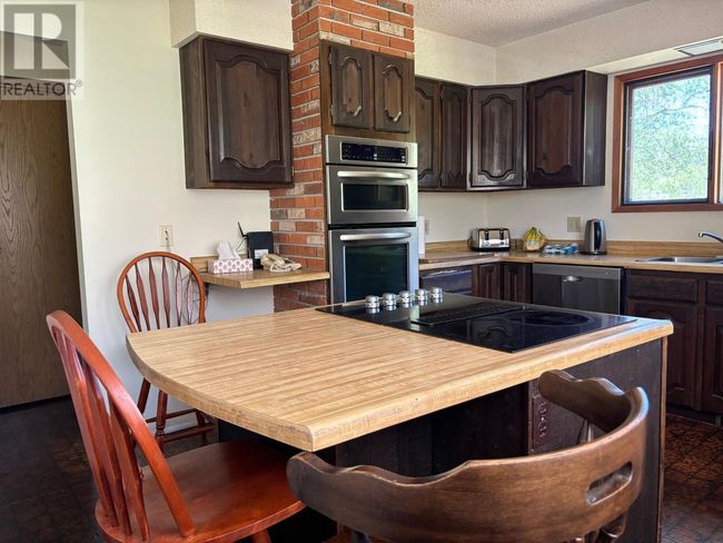 1374 Highway 3 B, House other with 5 bedrooms, 2 bathrooms and 4 parking in Montrose BC | Image 8