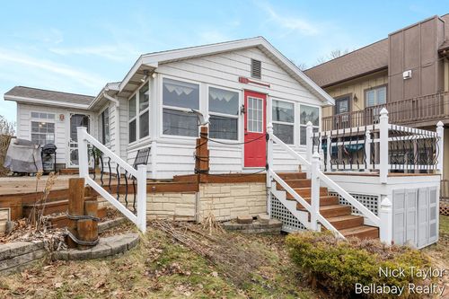 8198 Morrison Lake Gdns, Saranac, MI, 48881-8787 | Card Image