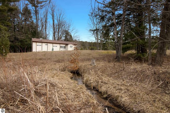 4283 S 7 Rd, House other with 2 bedrooms, 1 bathrooms and null parking in Harrietta MI | Image 4