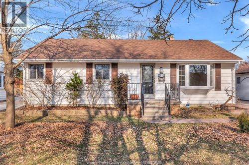 2032 Ford Blvd, Windsor, ON, N8T2E7 | Card Image
