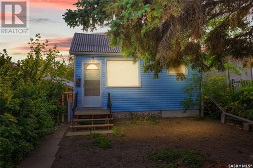 640 Garnet St, Regina, SK, S4T2W8 | Card Image