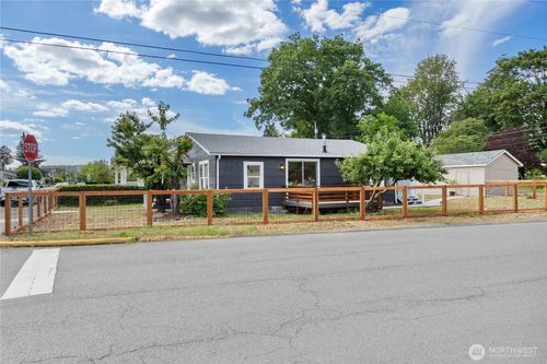 421 4th Street Ne, Auburn, WA, 98002 | Card Image