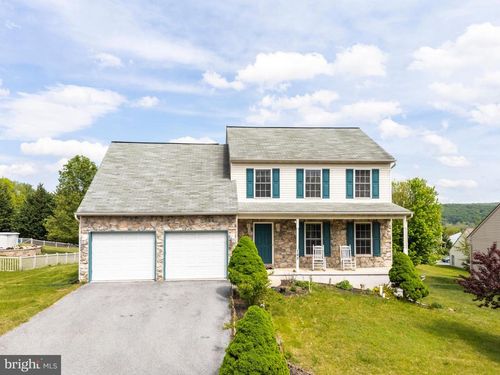 745 Apple Tree Ln, Mount Wolf, PA, 17347-9010 | Card Image