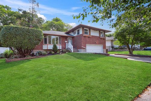 72 Winthrop Rd, Plainview, NY, 11803-1133 | Card Image