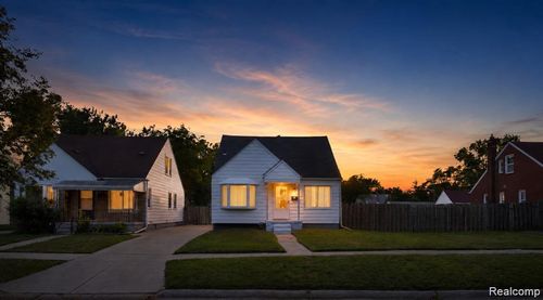 21227 Panama St, Warren, MI, 48091-4344 | Card Image
