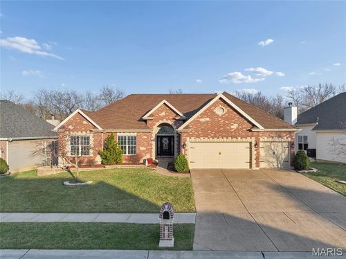 222 Andrea Lynne Dr, Wentzville, MO, 63385-5329 | Card Image
