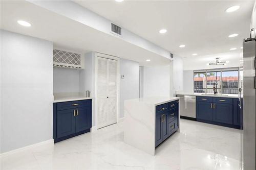 e303-777 S Federal Hwy, Pompano Beach, FL, 33062-5968 | Card Image