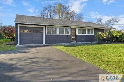 3 Savage Rd, Kendall Park, NJ, 08824-1207 | Card Image