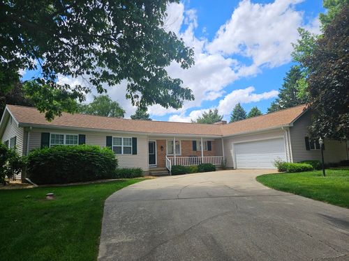 1723 Hillcrest Dr, Sterling, IL, 61081-9609 | Card Image