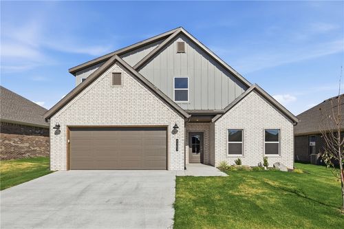 2303 N Lexington St, Siloam Springs, AR, 72761-7285 | Card Image