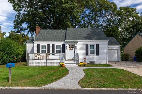 445 Coolidge Dr, Centerport, NY, 11721-1205 | Card Image