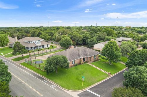 10025 Forest View Dr, Woodway, TX, 76712-3110 | Card Image