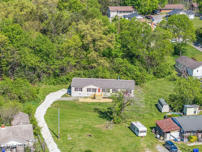 716 Byrd St, House other with 5 bedrooms, 3 bathrooms and null parking in Clinton TN | Image 6