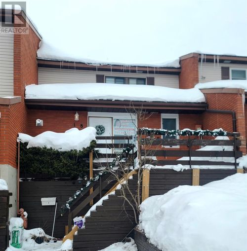 8 Capital Pl, Elliot Lake, ON, P5A2P8 | Card Image