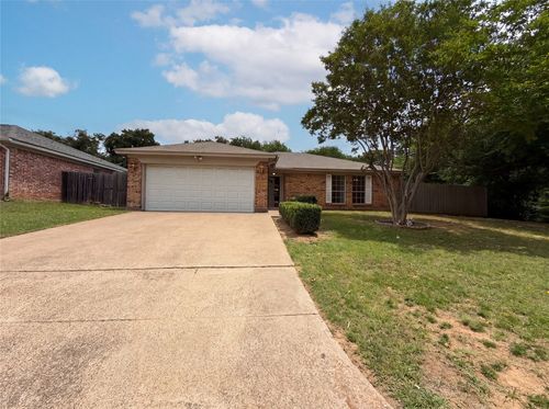 6505 Big Springs Dr, Arlington, TX, 76001-5122 | Card Image