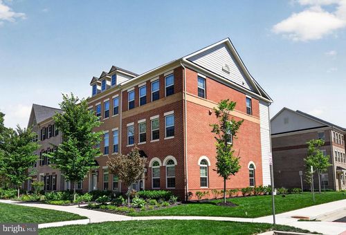 3761 Mayors Way, FAIRFAX, VA, 22030-4752 | Card Image