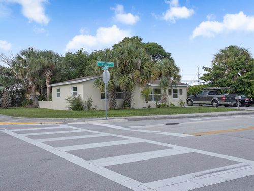 371 W 34th St, Riviera Beach, FL, 33404-3007 | Card Image