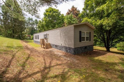3517 Dove Ln, Blacksburg, VA, 24060-0629 | Card Image