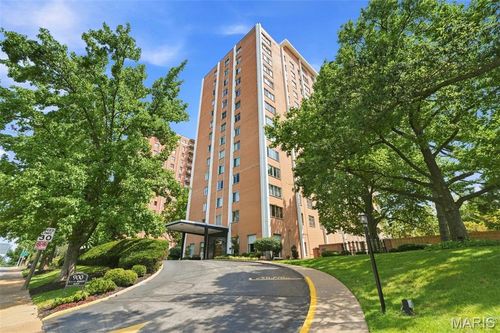 1d-900 S Hanley Rd, Clayton, MO, 63105-2667 | Card Image