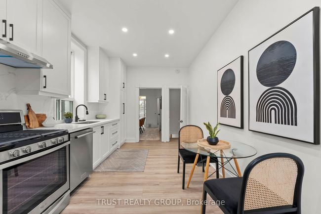 121 Palmerston Ave, House attached with 4 bedrooms, 3 bathrooms and null parking in Toronto ON | Image 8