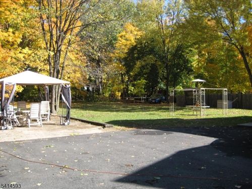 71 Main St, Roxbury Twp, NJ, 07836-9125 | Card Image