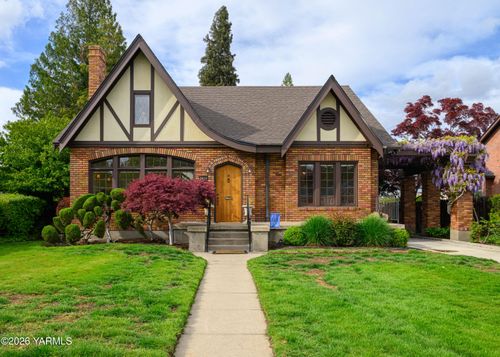 2611 W Yakima Ave, Yakima, WA, 98902-2836 | Card Image