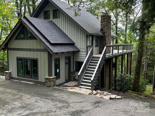 975 Hillside Rd, Linville, NC, 28646-8299 | Card Image