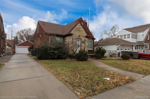 7907 W Morrow Cir, Dearborn, MI, 48126-1181 | Card Image