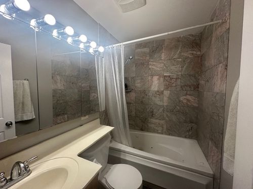 5615 Star Dr, Hanover Park, IL, 60133-5350 | Card Image