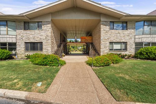 apt-28-4400 Poplar Ave, Memphis, TN, 38117-3709 | Card Image