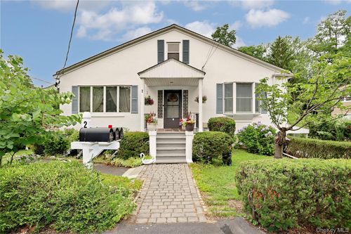 2 Westend Ave, Nyack, NY, 10960-1647 | Card Image