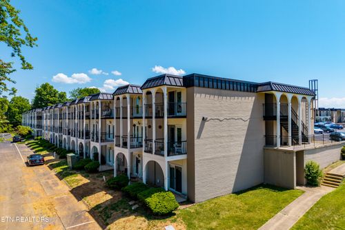 2305-5709 Lyons View Pike, Knoxville, TN, 37919-6462 | Card Image