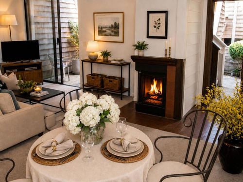 102-461 Dela Vina Ave, Monterey, CA, 93940-3957 | Card Image