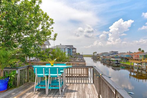 1052 Redfish St, Bayou Vista, TX, 77563-2710 | Card Image