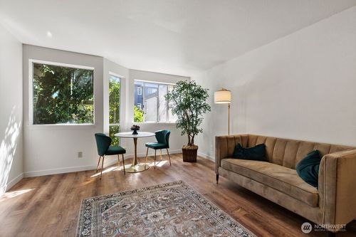 apt-305-12026 15th Ave Ne, Seattle, WA, 98125-5050 | Card Image