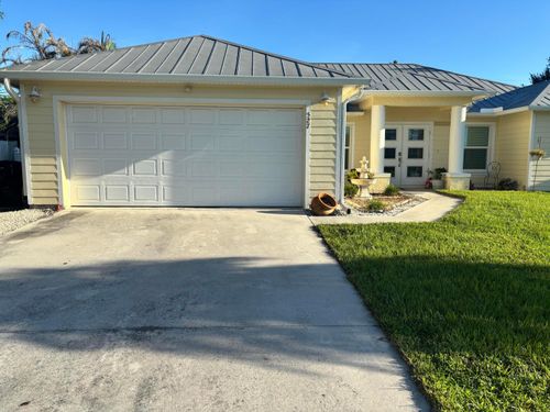 527 Nw Avon Ave, Port St Lucie, FL, 34983-8724 | Card Image