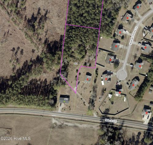 924 Main St Ext, Swansboro, NC, 28584 | Card Image