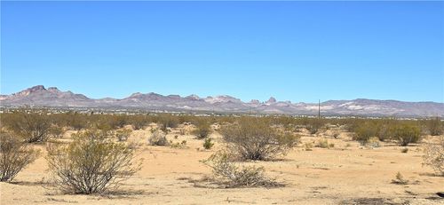 1205 S Teddy Roosevelt Rd, Golden Valley, AZ, 86413-1101 | Card Image