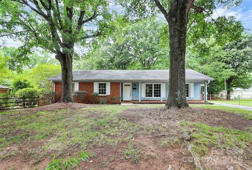 7118 April Ridge Ln, Charlotte, NC, 28215-1846 | Card Image